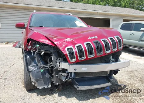 2017 Jeep Cherokee Latitude 4X4 from USA, damaged, VIN 1C4PJMCS2HW615674